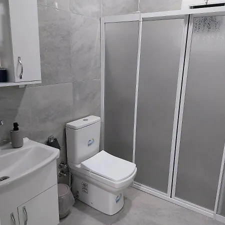 מלון Apolin House *