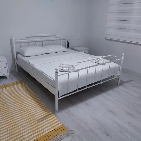Hotel Apolin House